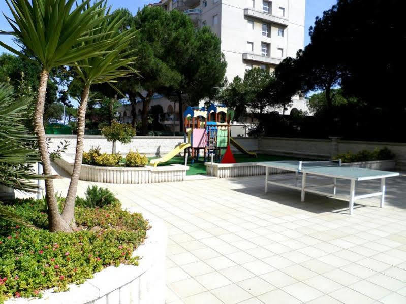 Hotel Blaucel 布拉内斯 外观 照片